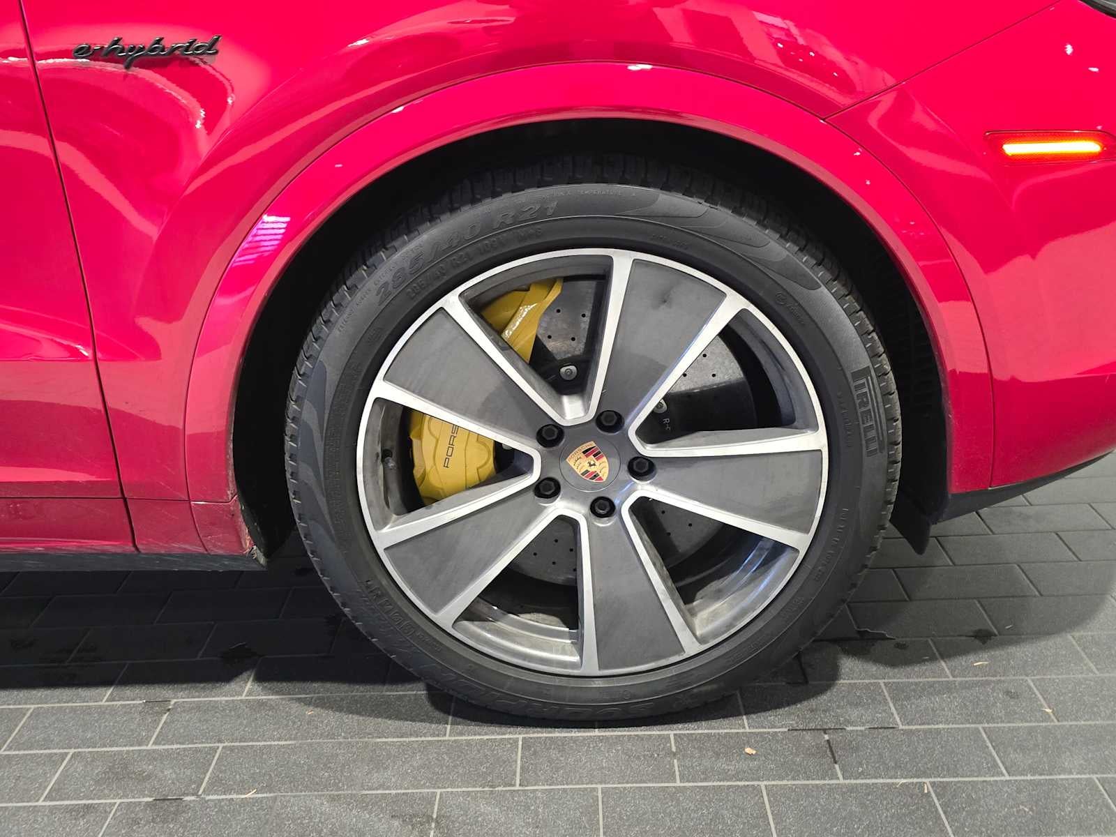 2023 Porsche Cayenne Turbo S E-Hybrid