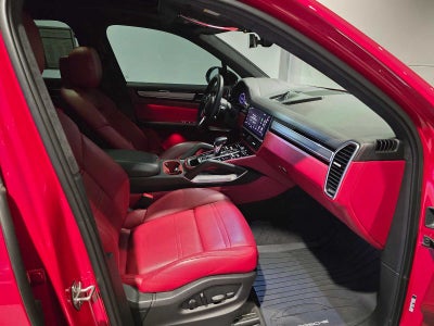 2023 Porsche Cayenne Turbo S E-Hybrid