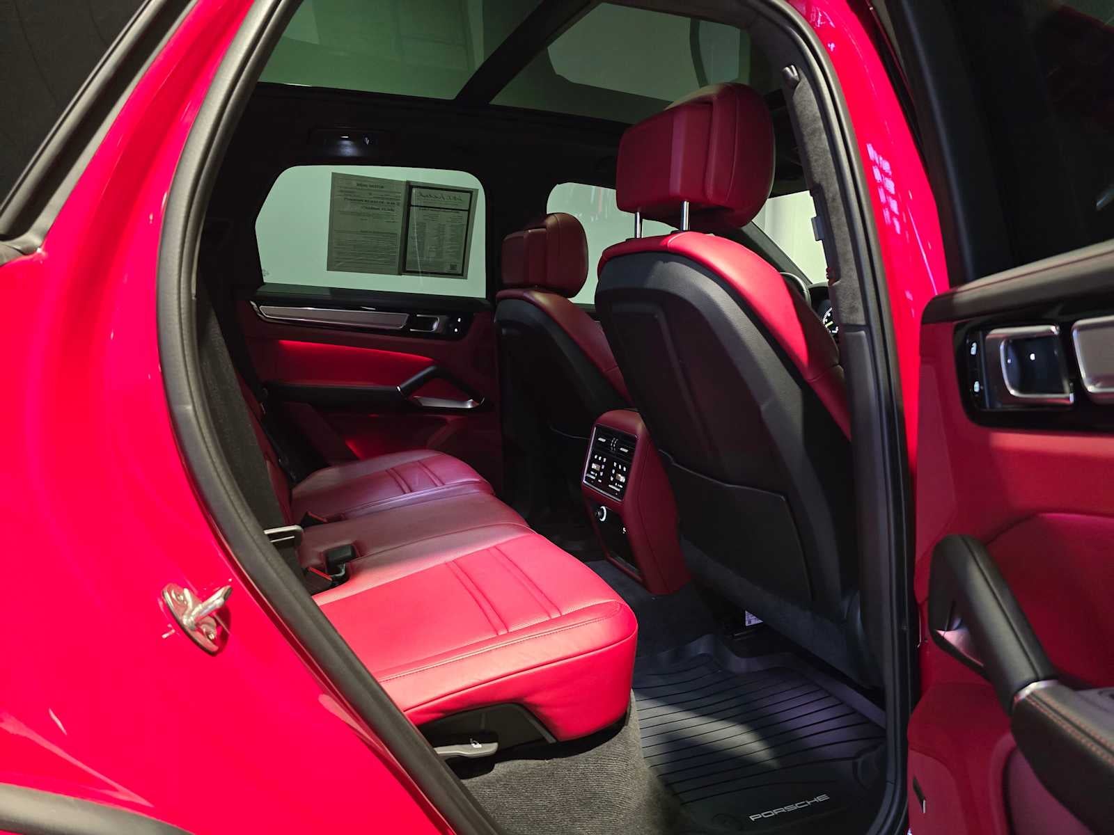 2023 Porsche Cayenne Turbo S E-Hybrid