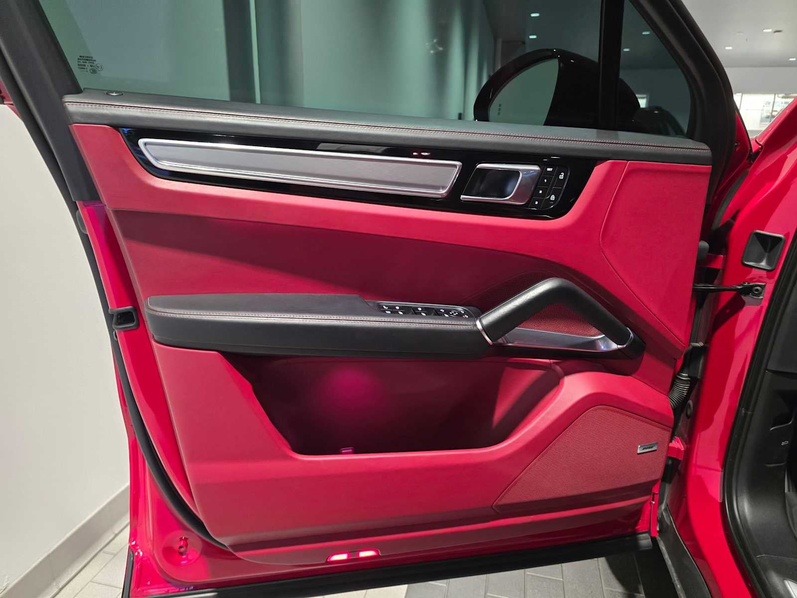 2023 Porsche Cayenne Turbo S E-Hybrid