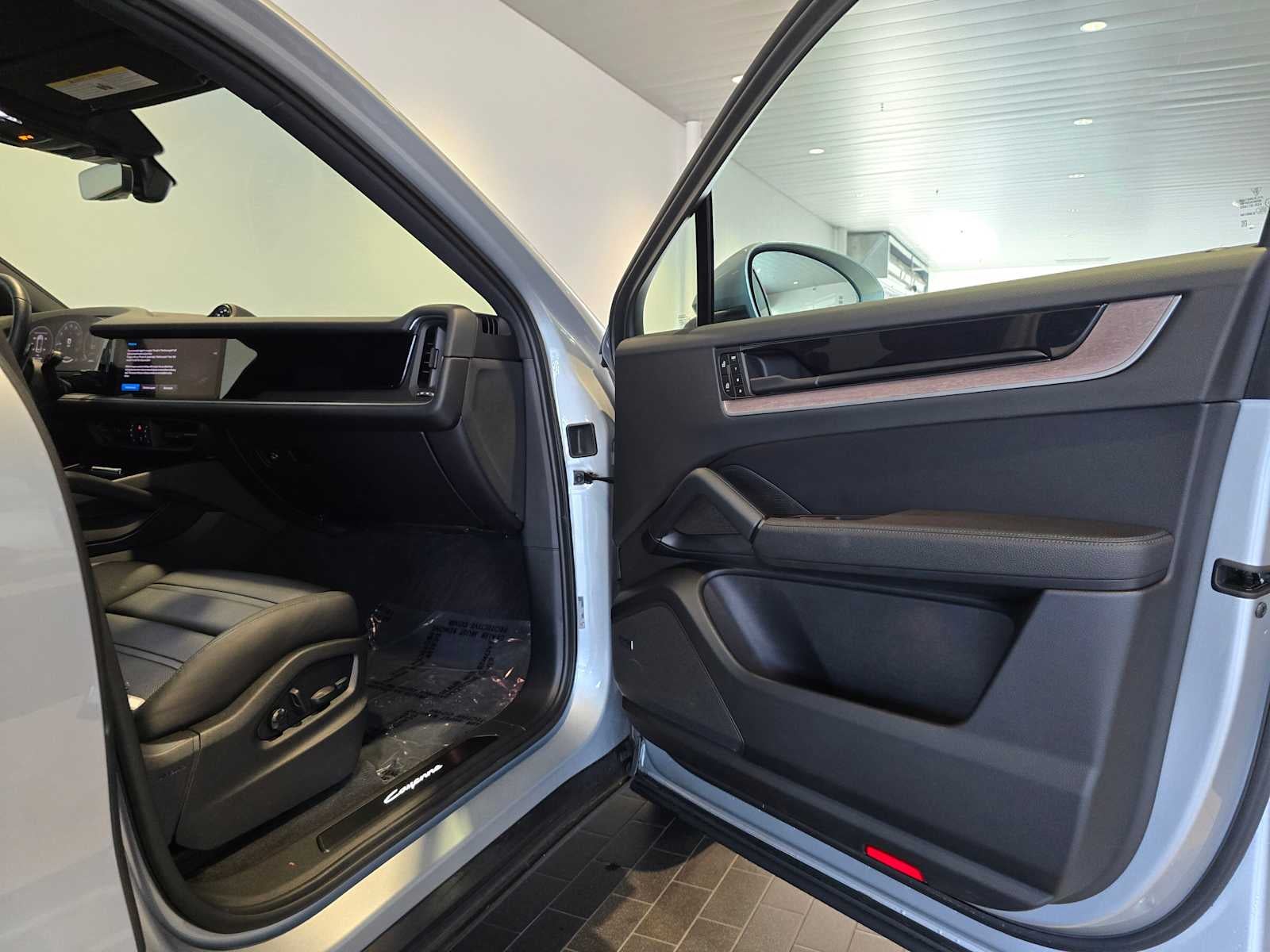 2024 Porsche Cayenne Base