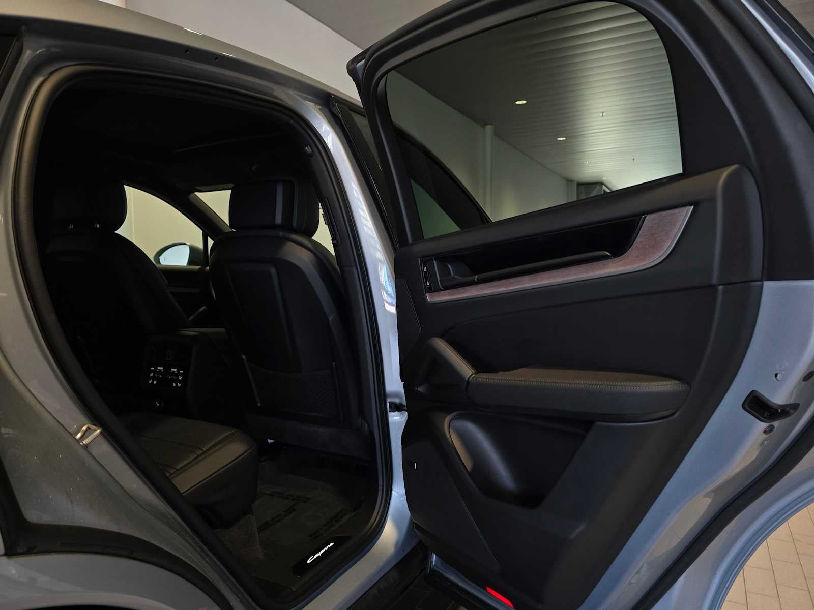 2024 Porsche Cayenne Base