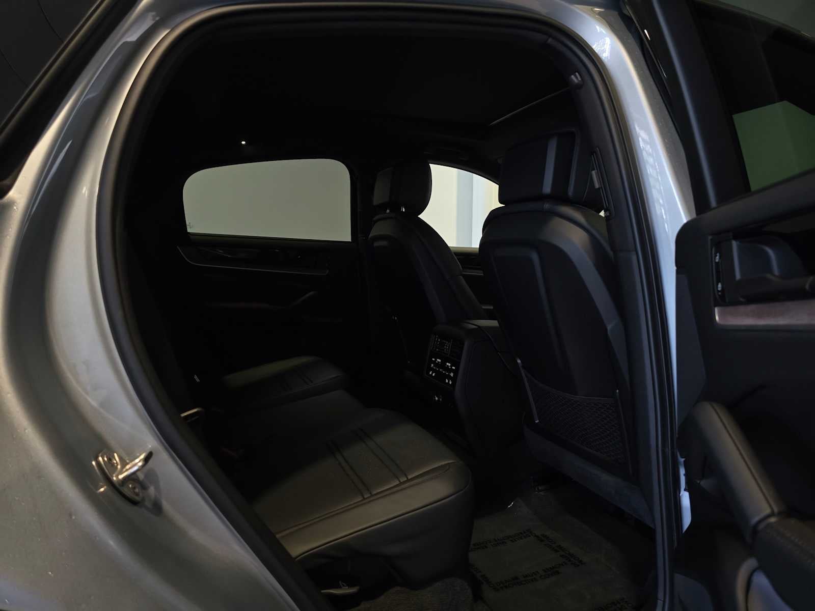 2024 Porsche Cayenne Base