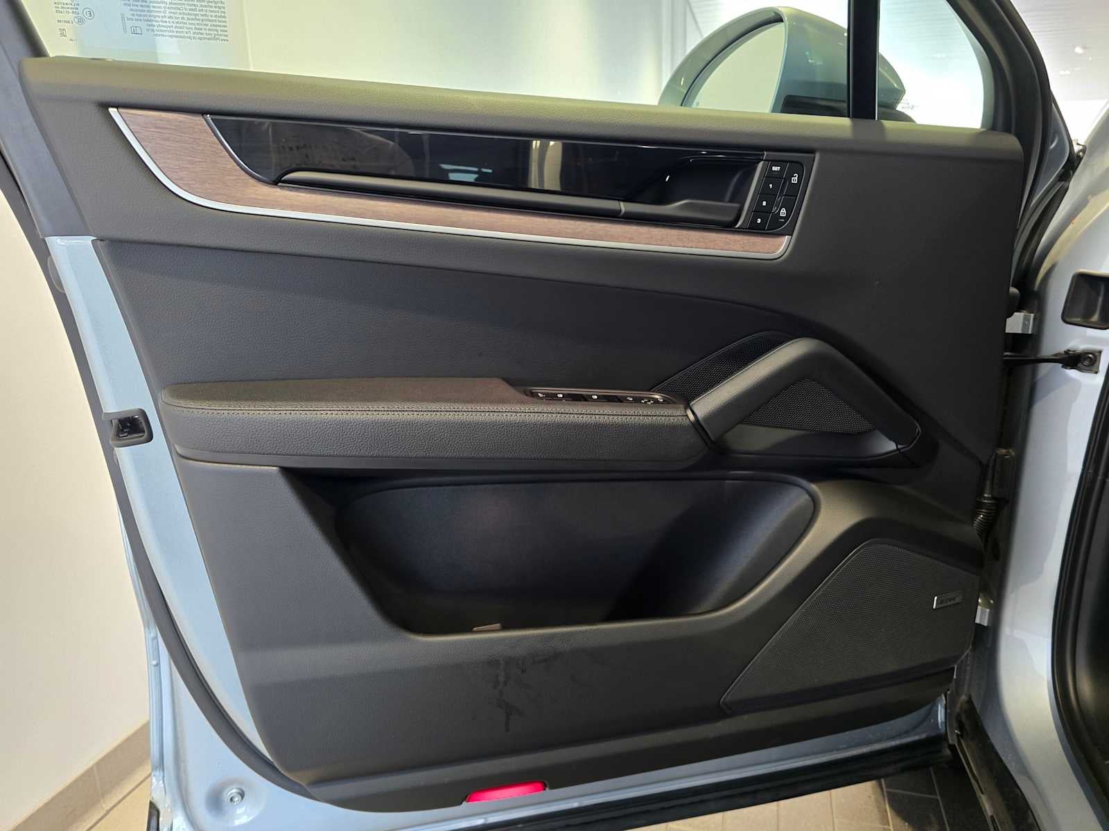 2024 Porsche Cayenne Base