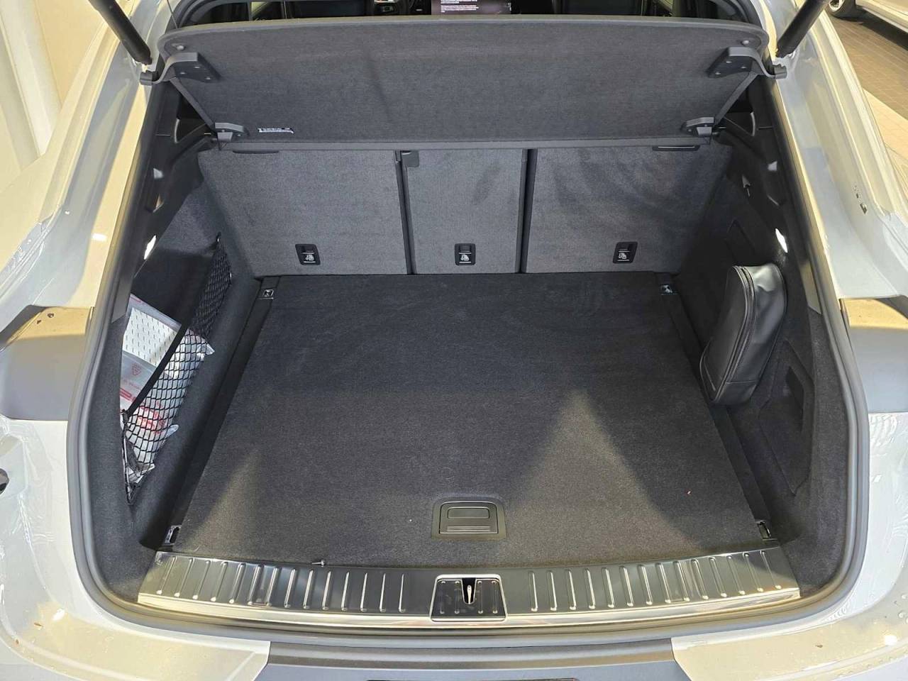 2025 Porsche Cayenne Base