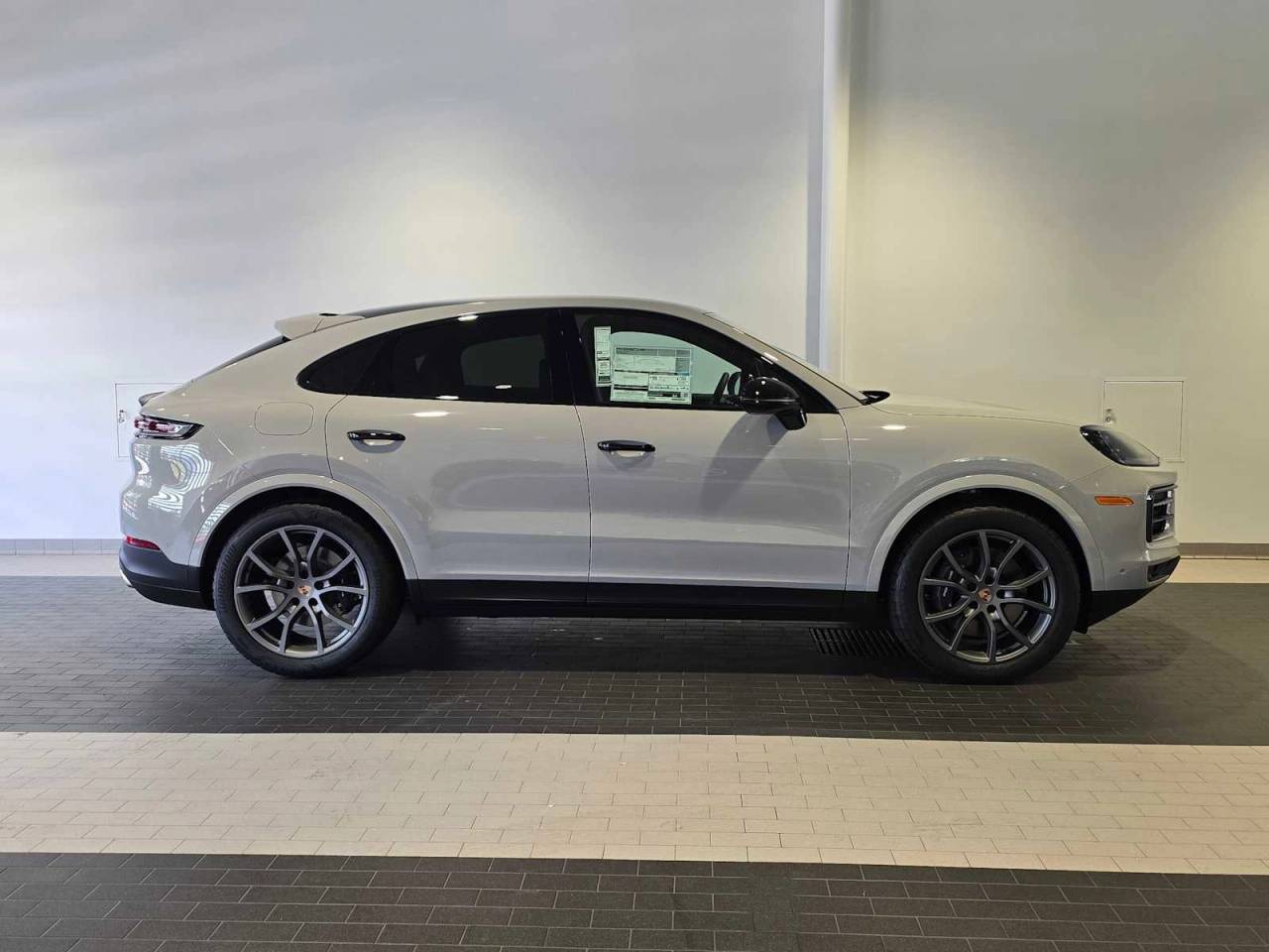 2025 Porsche Cayenne Base