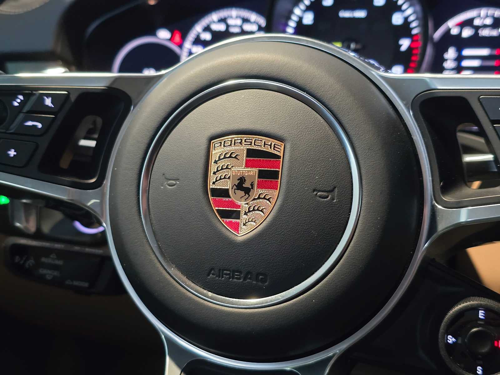 2023 Porsche Cayenne Platinum Edition Hybrid