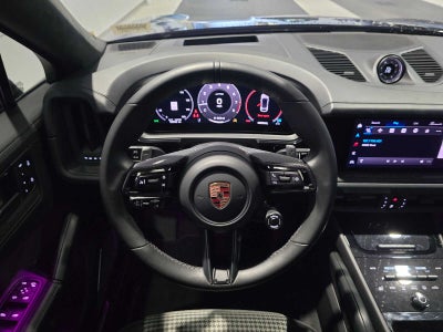 2025 Porsche Cayenne GTS
