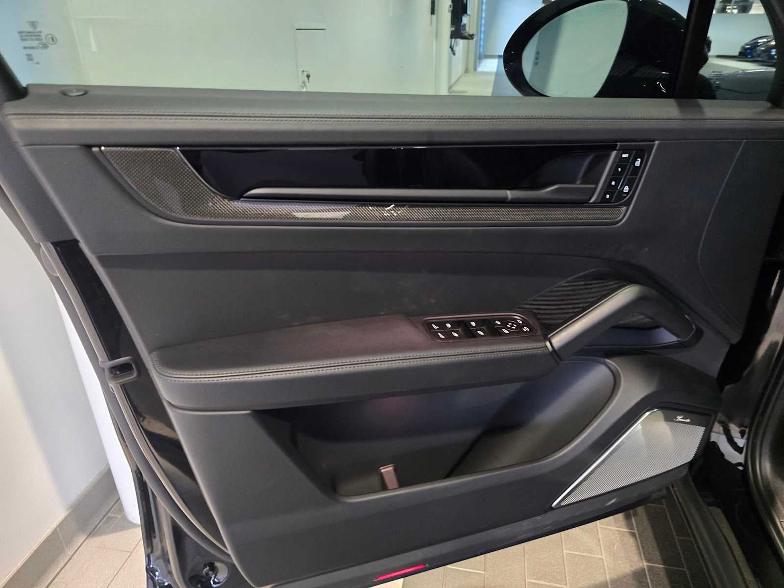 2025 Porsche Cayenne GTS