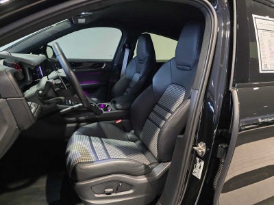 2025 Porsche Cayenne GTS